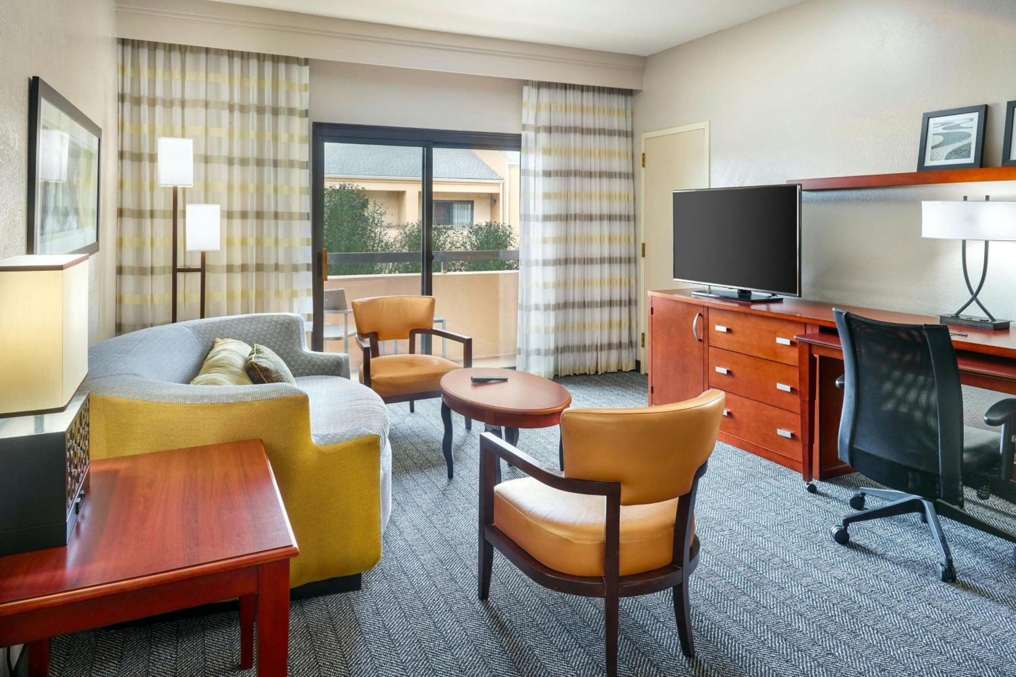 Hotel Courtyard By Marriott Baton Rouge Acadian Centre/Lsu Area Zewnętrze zdjęcie